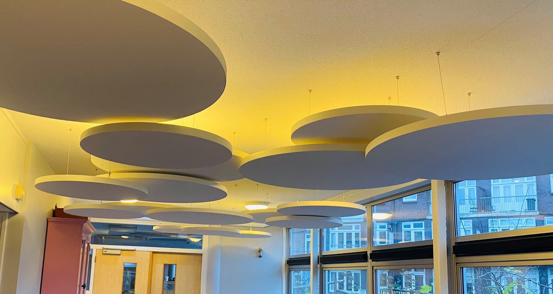 Ronde plafondeilanden school